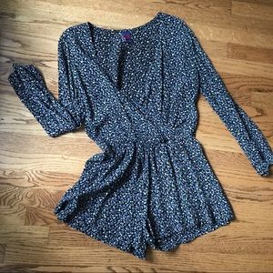 HP❣️Floral Romper with pockets!